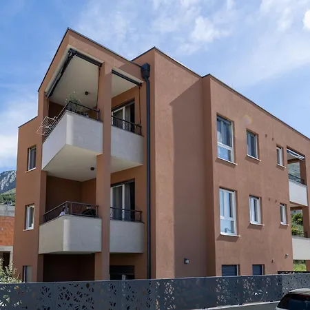 With Parking Space - Split - 24380 Apartment