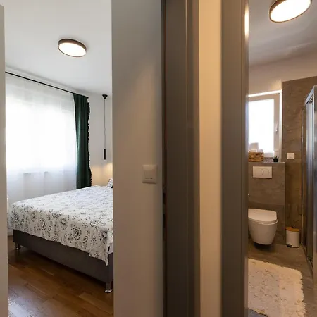 Apartment With Parking Space - Split - 24380 Podstrana